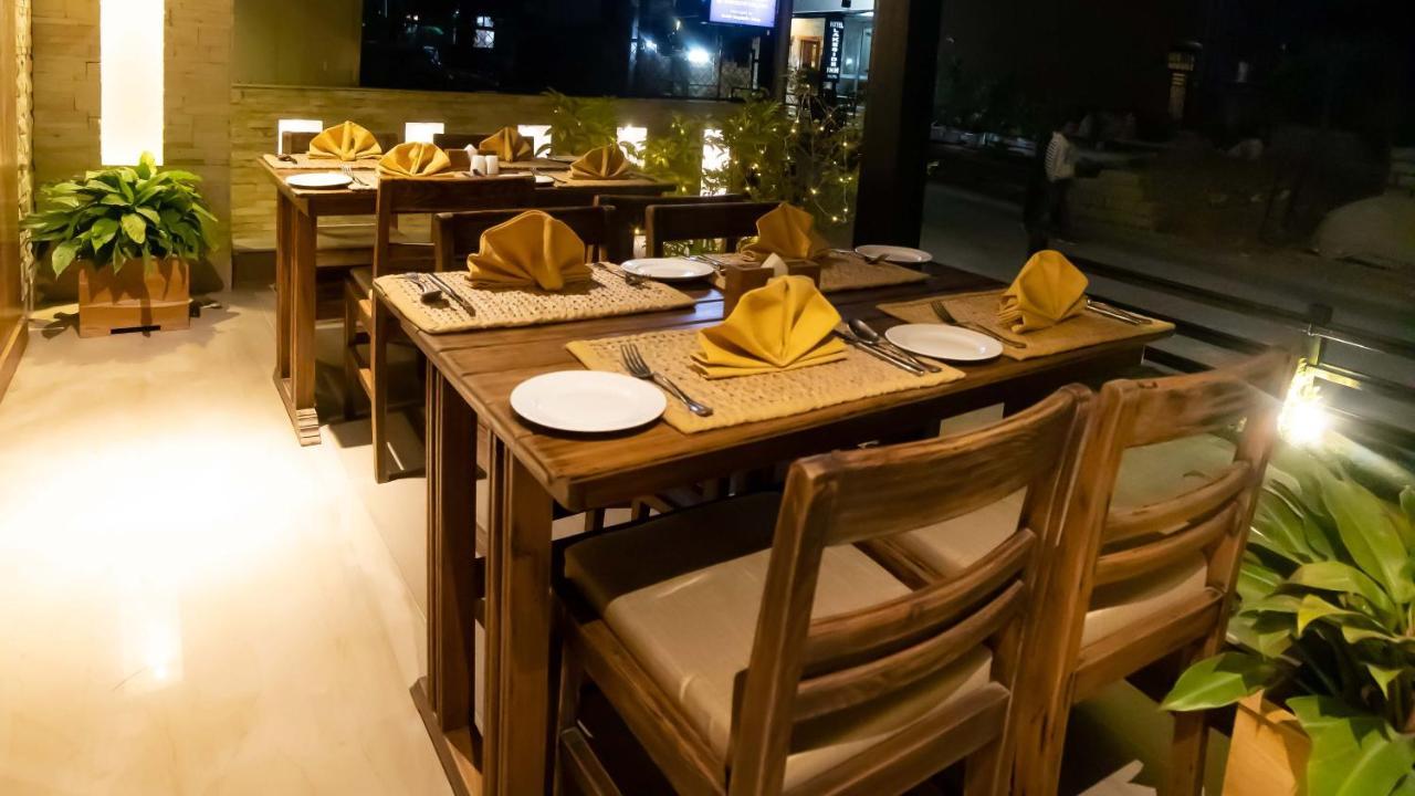 Aabas Pokhara By Barahi Hospitality Hotel Bagian luar foto