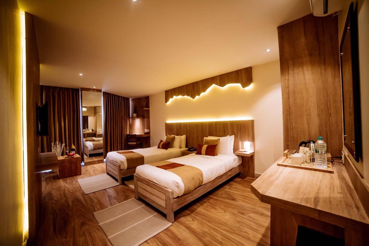 Aabas Pokhara By Barahi Hospitality Hotel Bagian luar foto