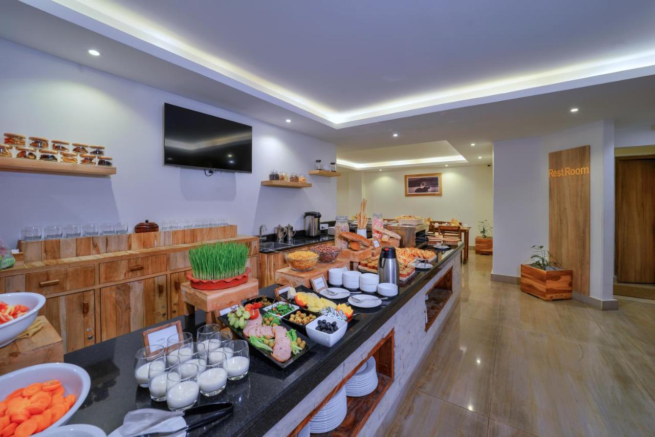 Aabas Pokhara By Barahi Hospitality Hotel Bagian luar foto