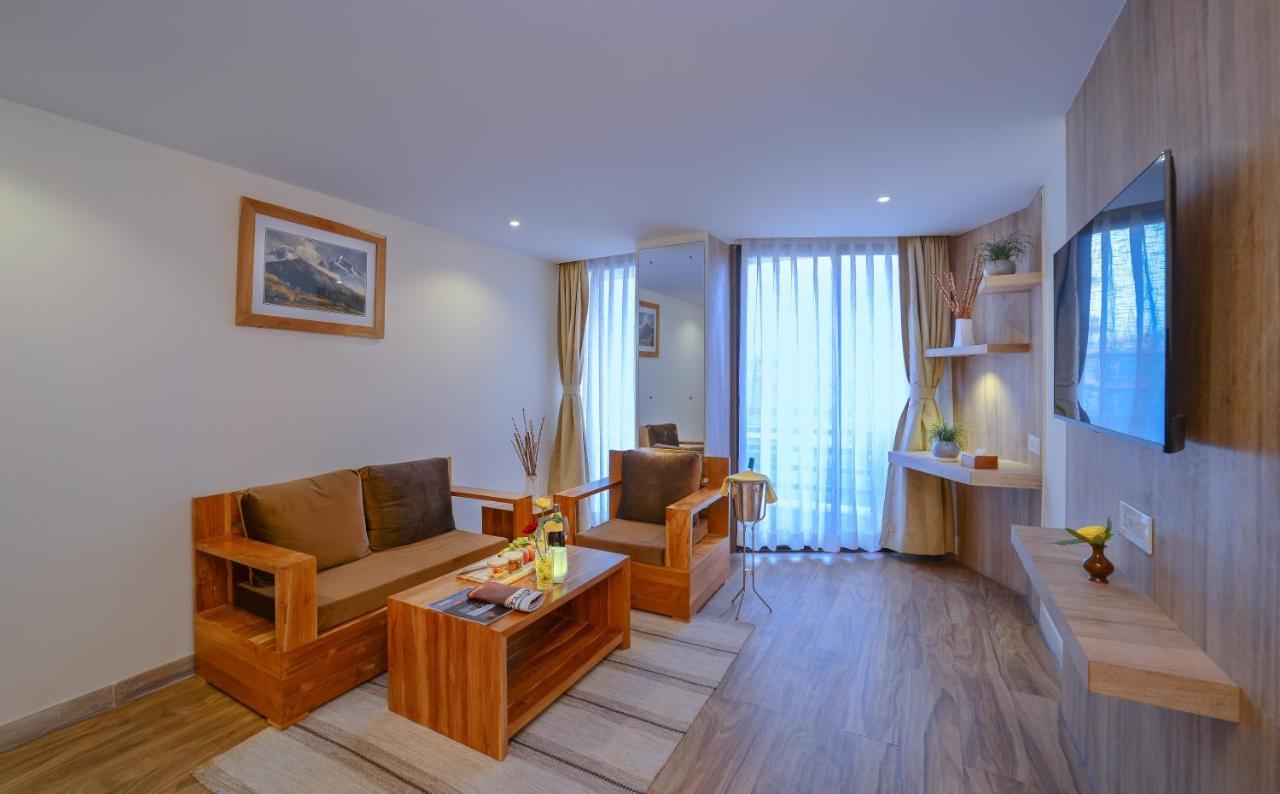 Aabas Pokhara By Barahi Hospitality Hotel Bagian luar foto