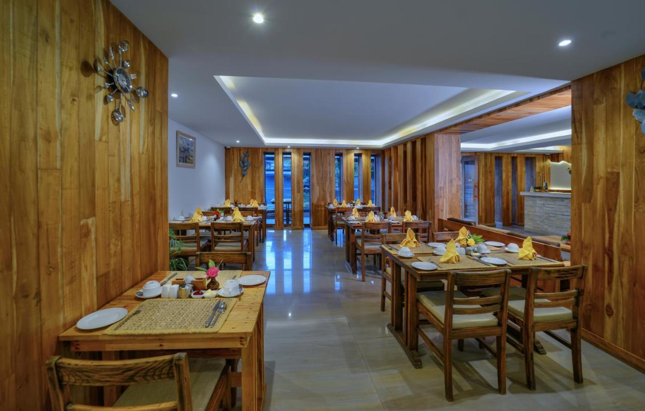 Aabas Pokhara By Barahi Hospitality Hotel Bagian luar foto