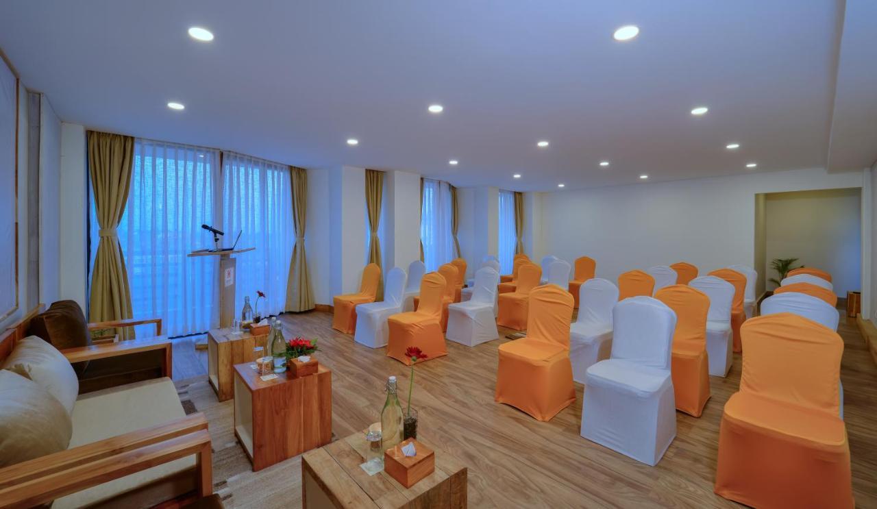 Aabas Pokhara By Barahi Hospitality Hotel Bagian luar foto