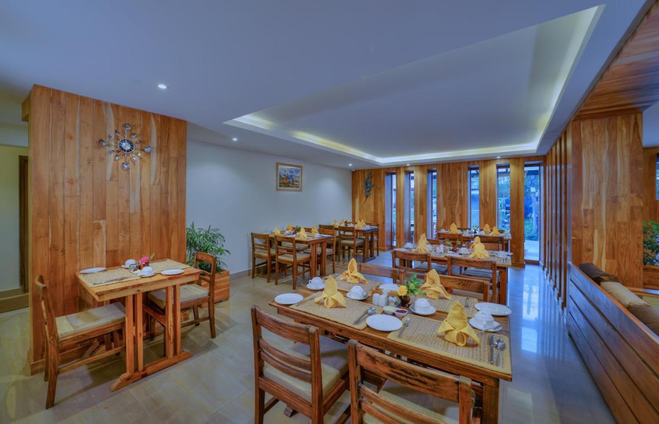 Aabas Pokhara By Barahi Hospitality Hotel Bagian luar foto